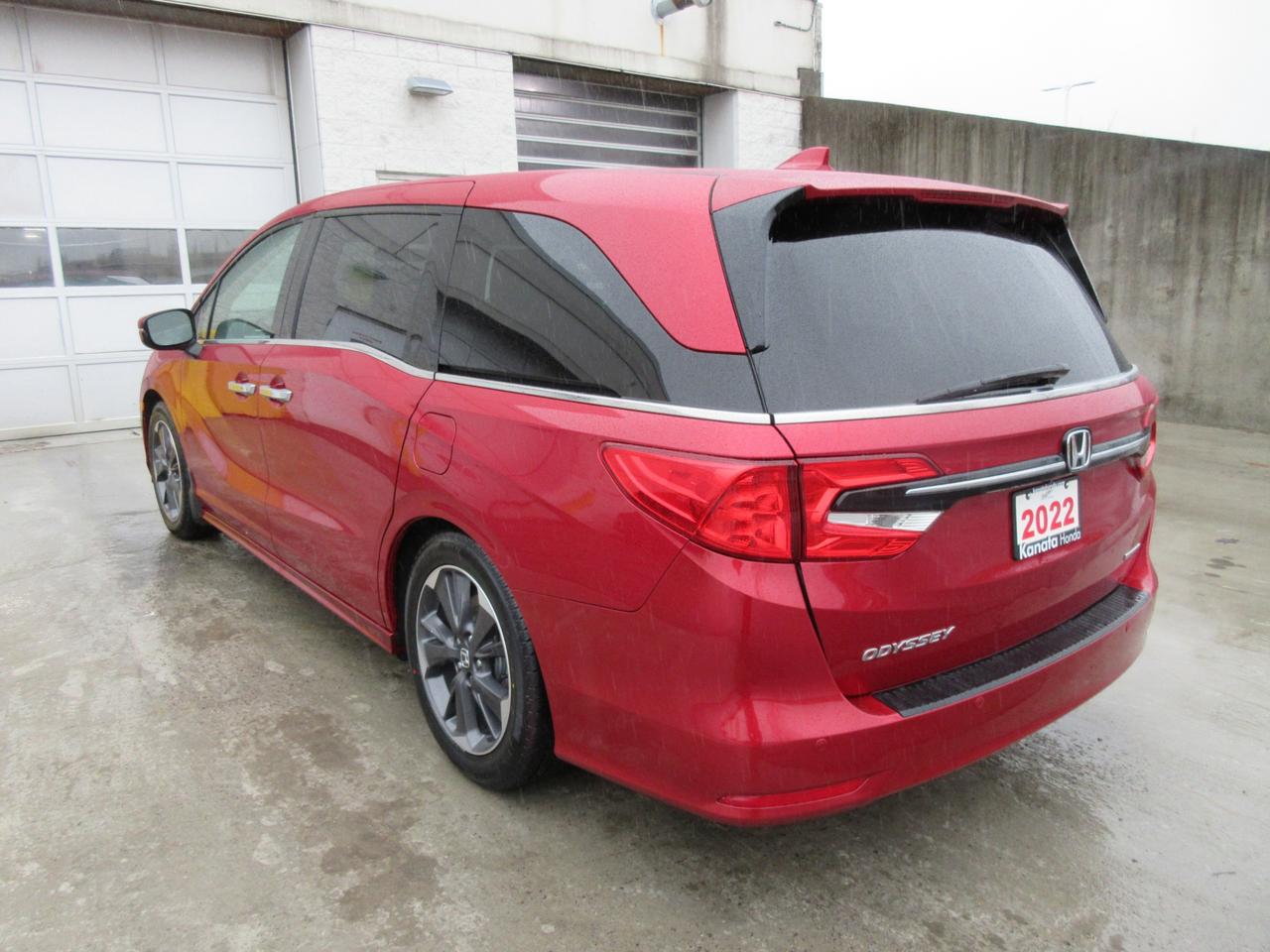 2022 Honda Odyssey Touring Passenger Van Photo