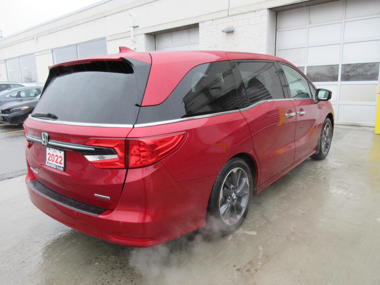 2022 Honda Odyssey Touring Passenger Van Photo