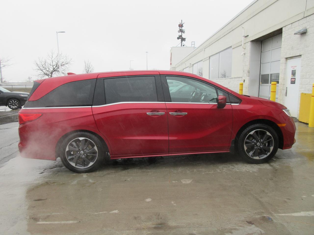 2022 Honda Odyssey Touring Passenger Van Photo