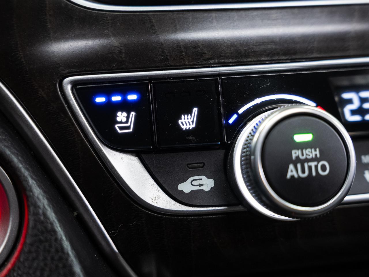 2021 Honda Accord TOURING | Nav | Leather | Sunroof | BSM | CarPlay Photo