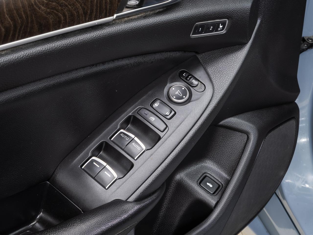 2021 Honda Accord TOURING | Nav | Leather | Sunroof | BSM | CarPlay Photo