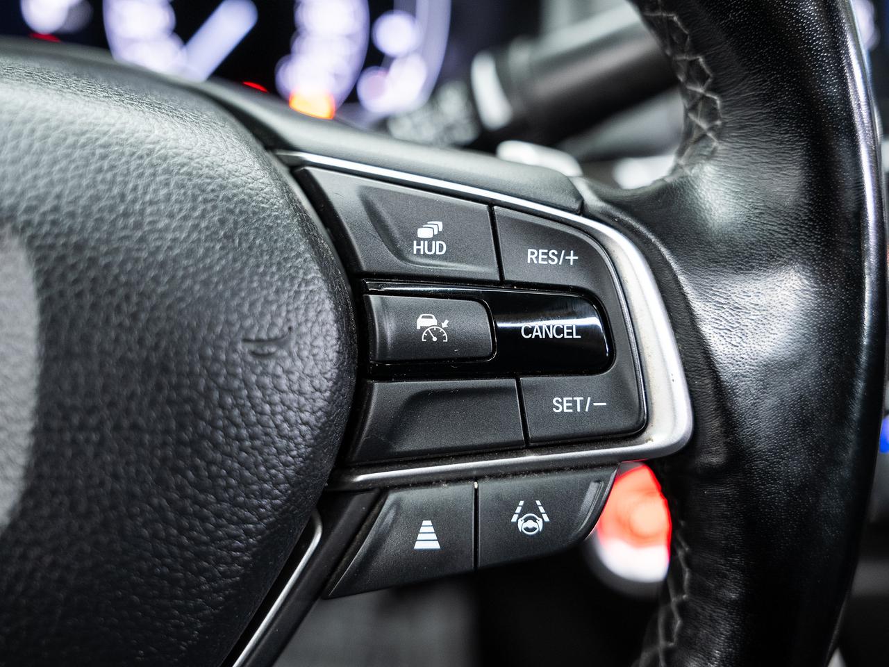2021 Honda Accord TOURING | Nav | Leather | Sunroof | BSM | CarPlay