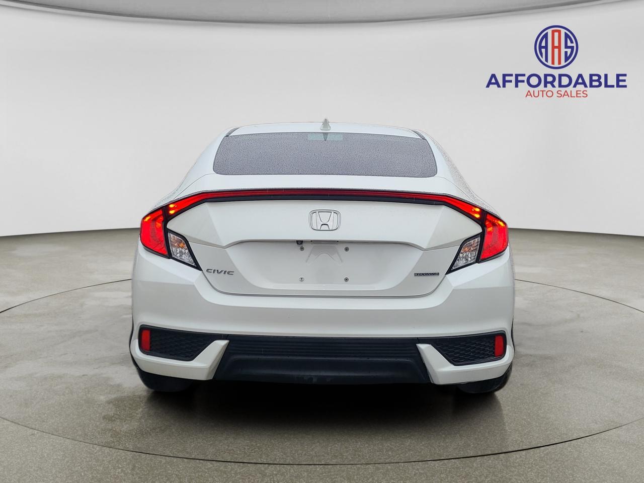 2017 Honda Civic Touring - Photo #4