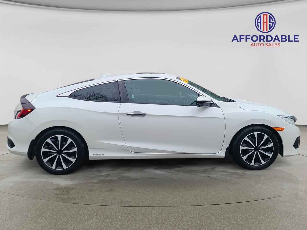 2017 Honda Civic Touring - Photo #6