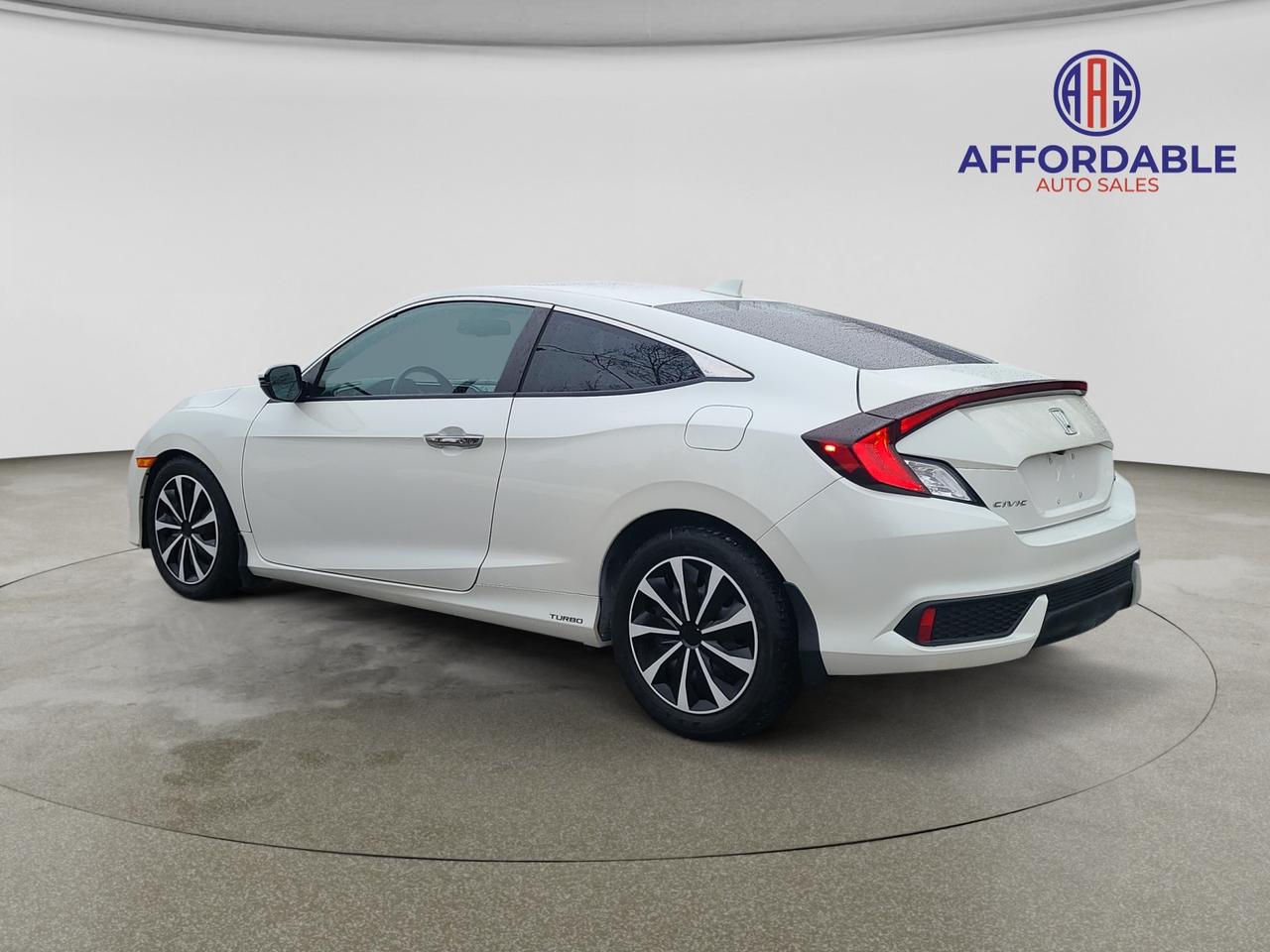 2017 Honda Civic Touring Photo