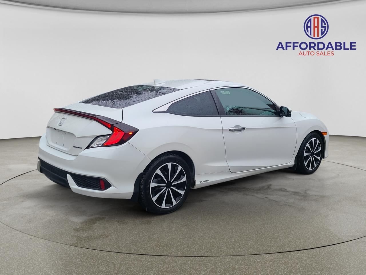 2017 Honda Civic Touring Photo