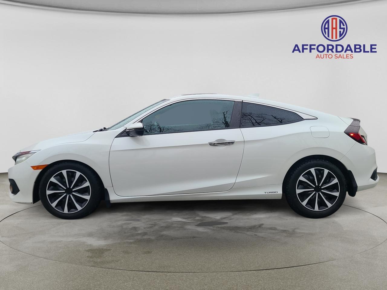 2017 Honda Civic Touring Photo