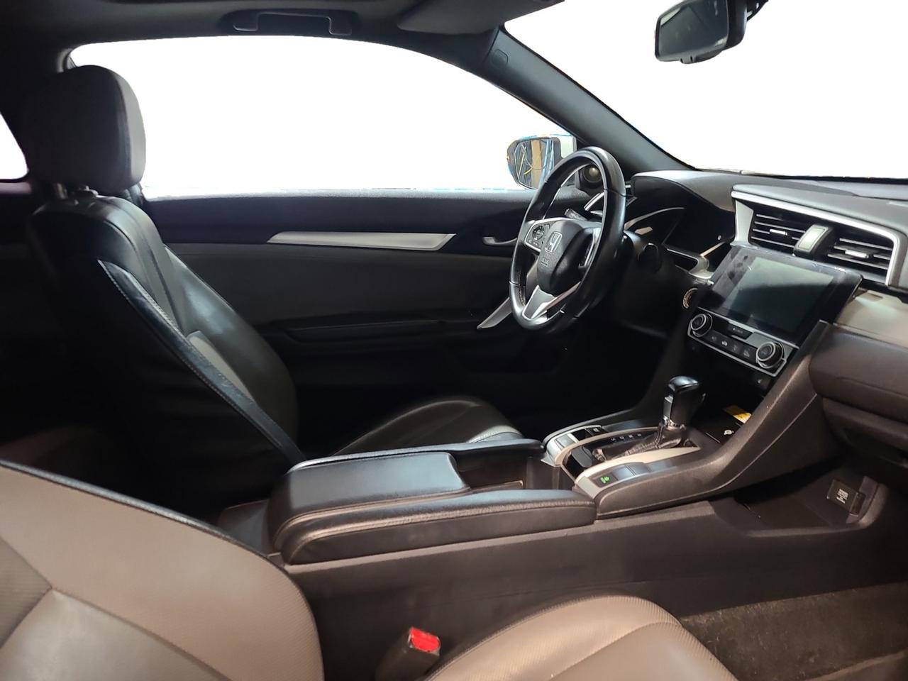 2017 Honda Civic Touring Photo