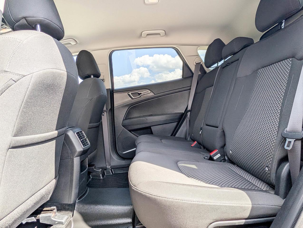 2023 Kia Sportage LX Photo