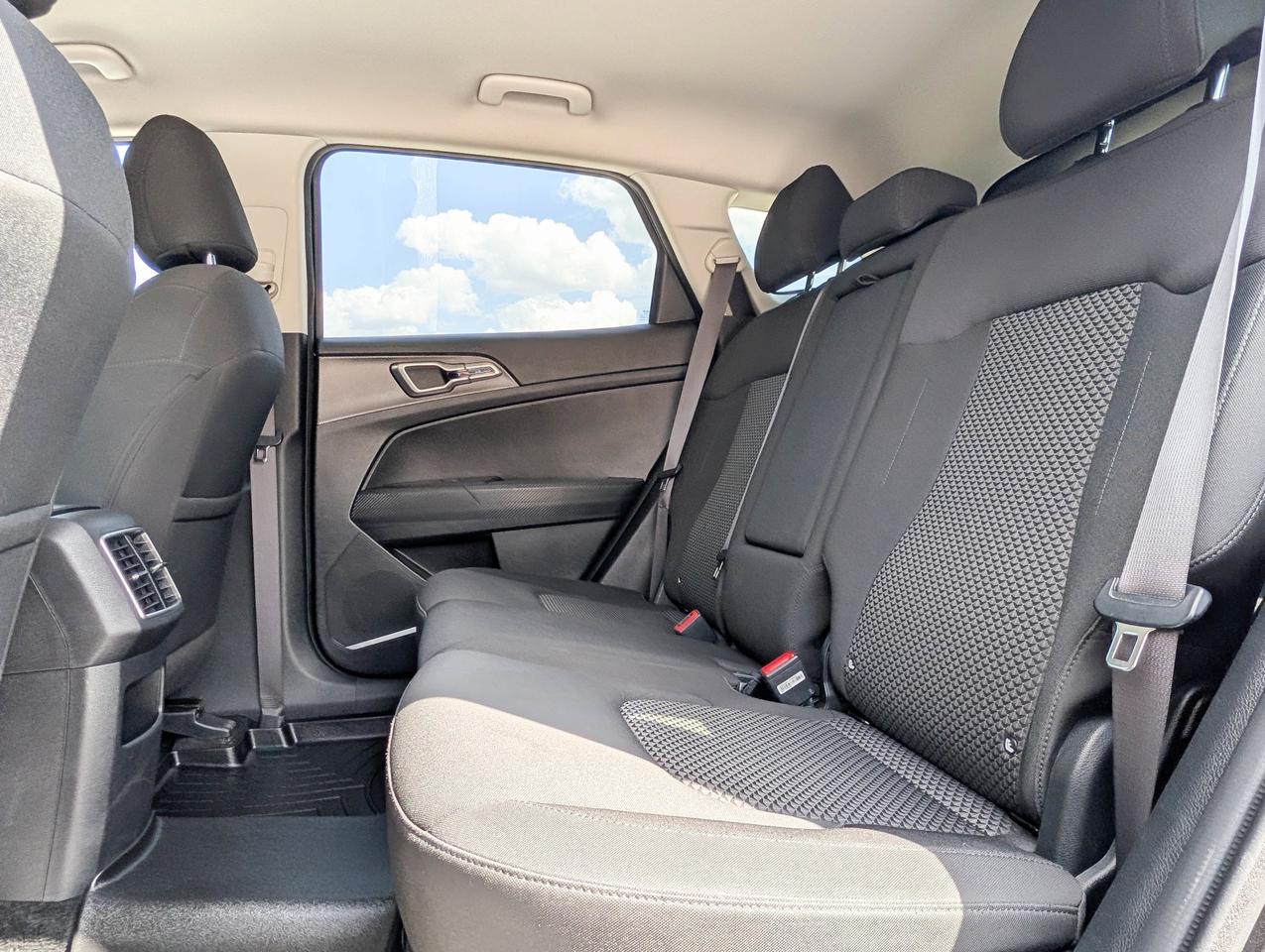 2023 Kia Sportage LX Photo