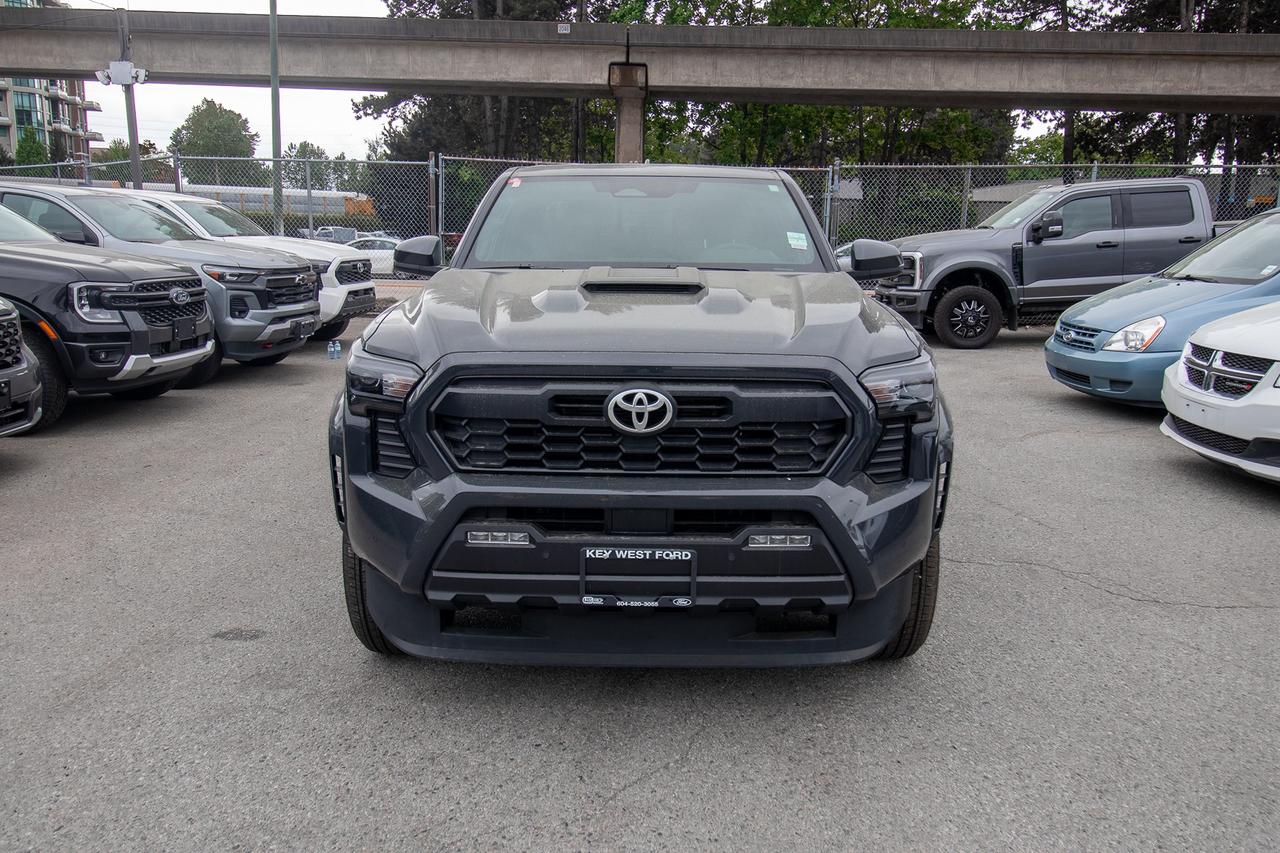 2024 Toyota Tacoma 4x4 Double Cab Auto SB TRD Photo2