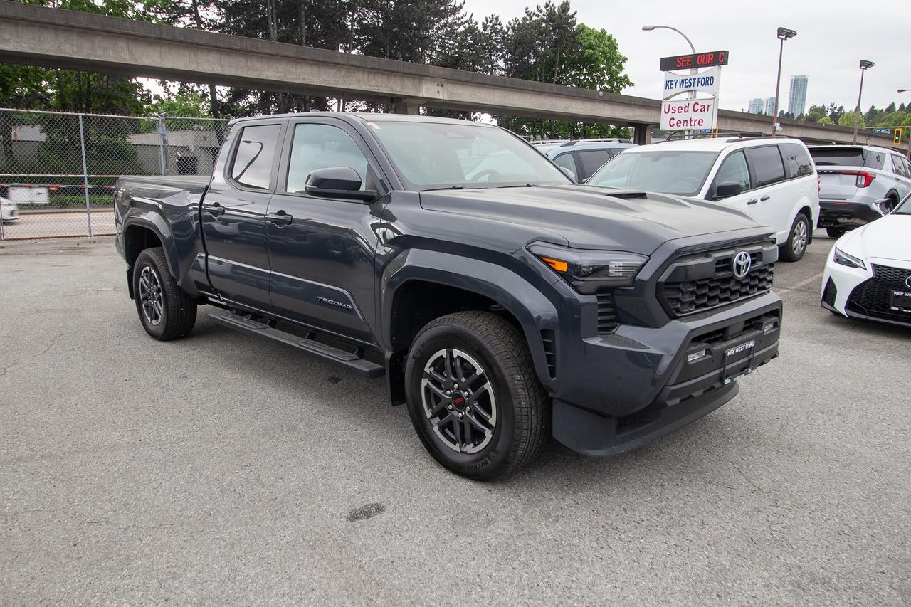 2024 Toyota Tacoma 4x4 Double Cab Auto SB TRD Photo3
