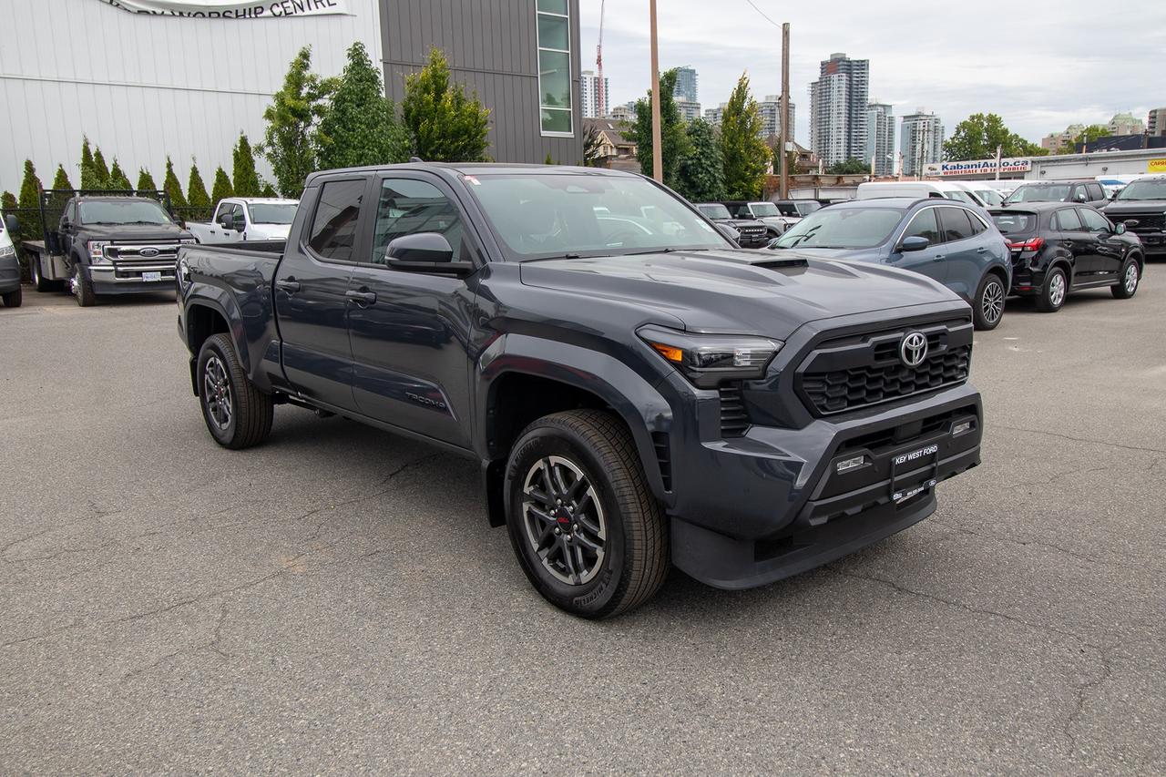 2024 Toyota Tacoma 4x4 Double Cab Auto SB TRD Photo3