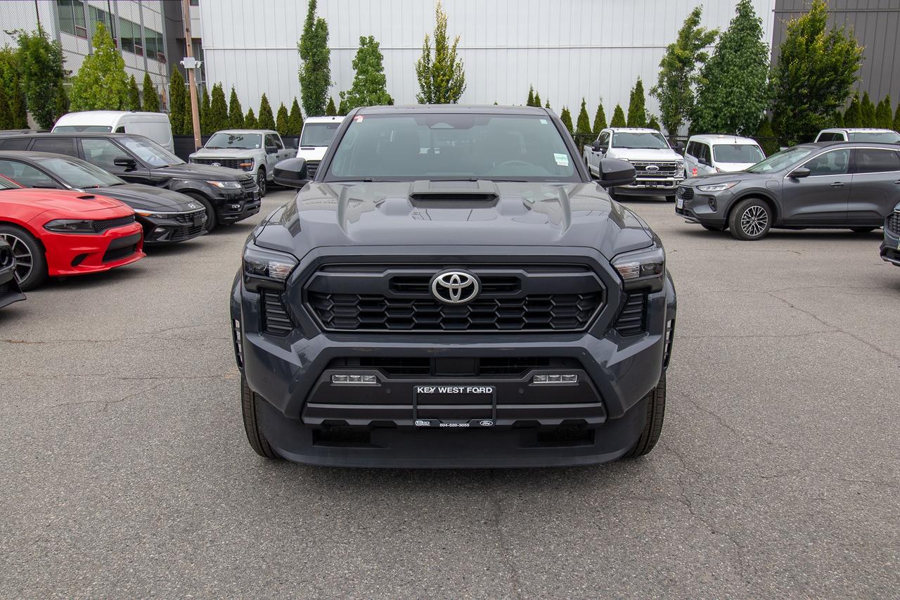 2024 Toyota Tacoma 4x4 Double Cab Auto SB TRD Photo2