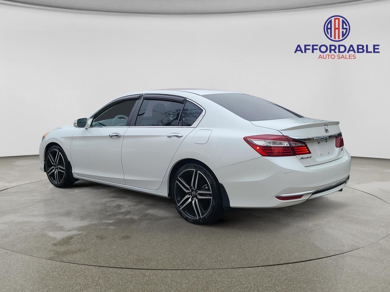 2017 Honda Accord SE - Photo #3