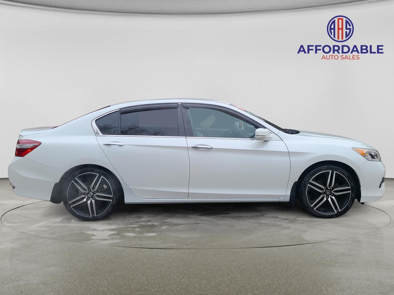 2017 Honda Accord SE - Photo #6