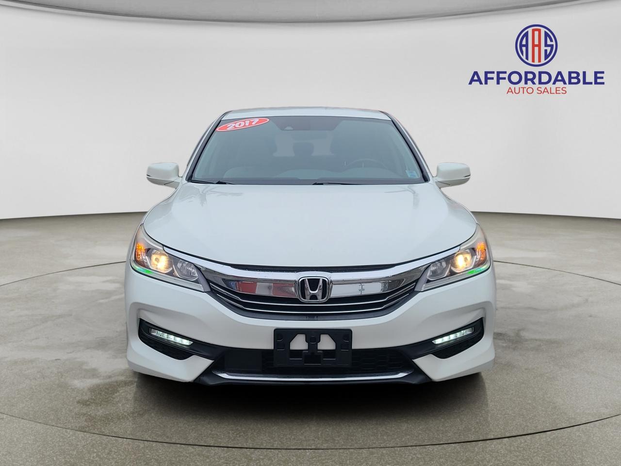 2017 Honda Accord SE - Photo #8