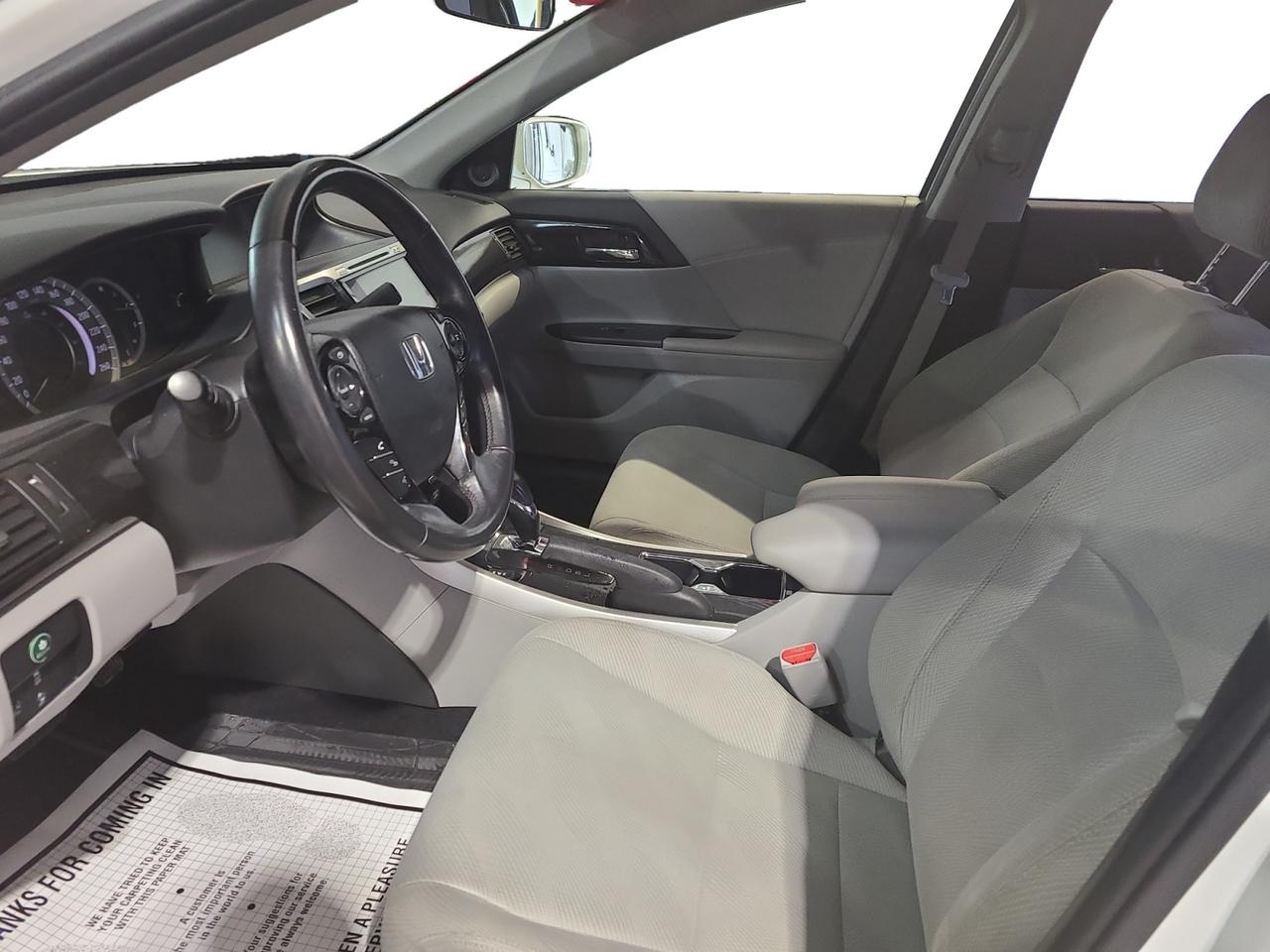 2017 Honda Accord SE - Photo #10