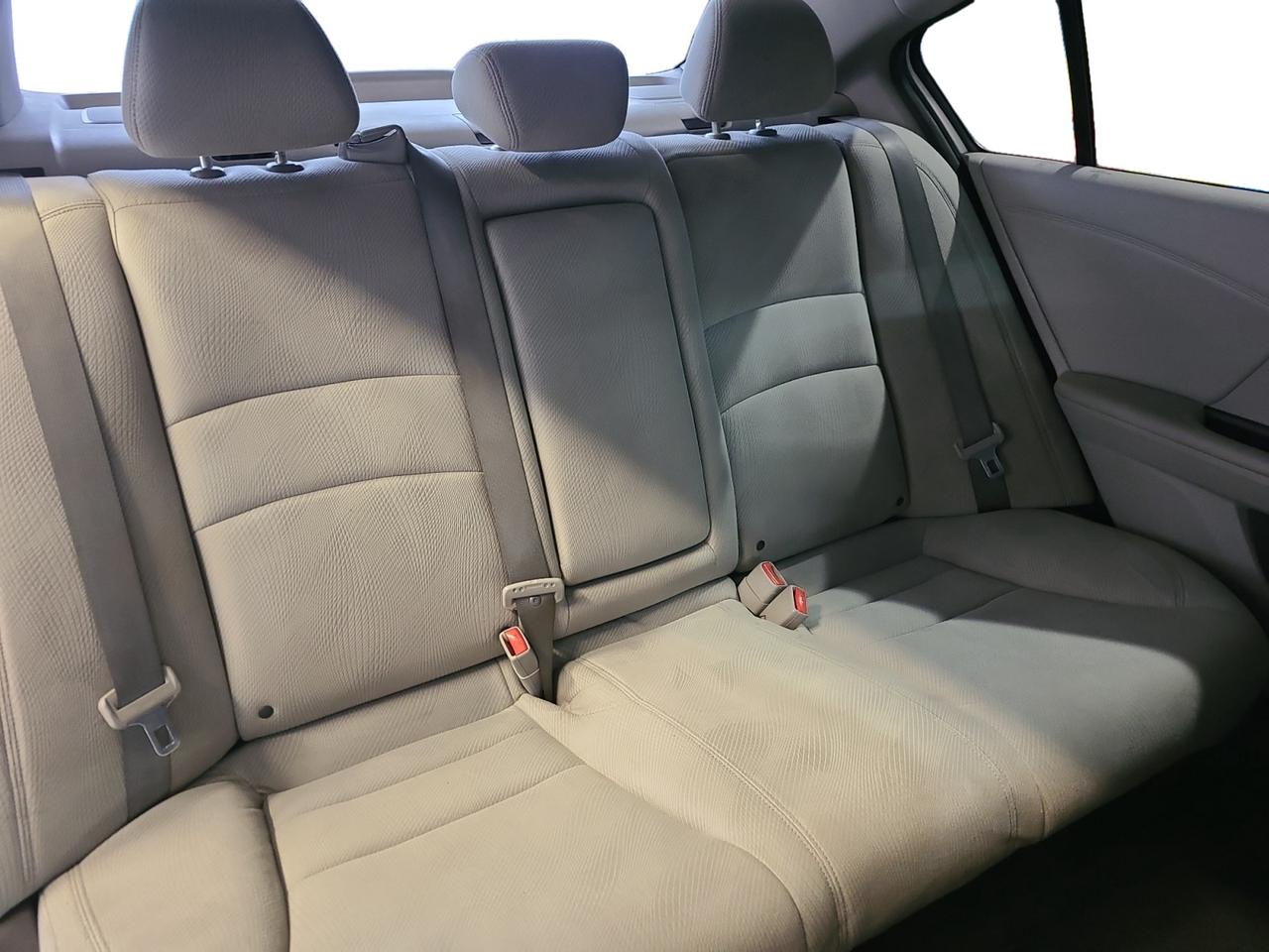 2017 Honda Accord SE - Photo #17