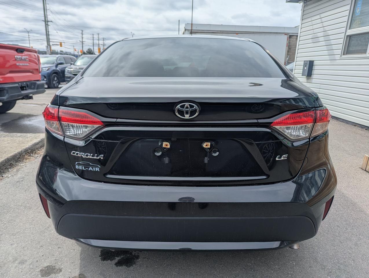 2021 Toyota Corolla LE Photo4