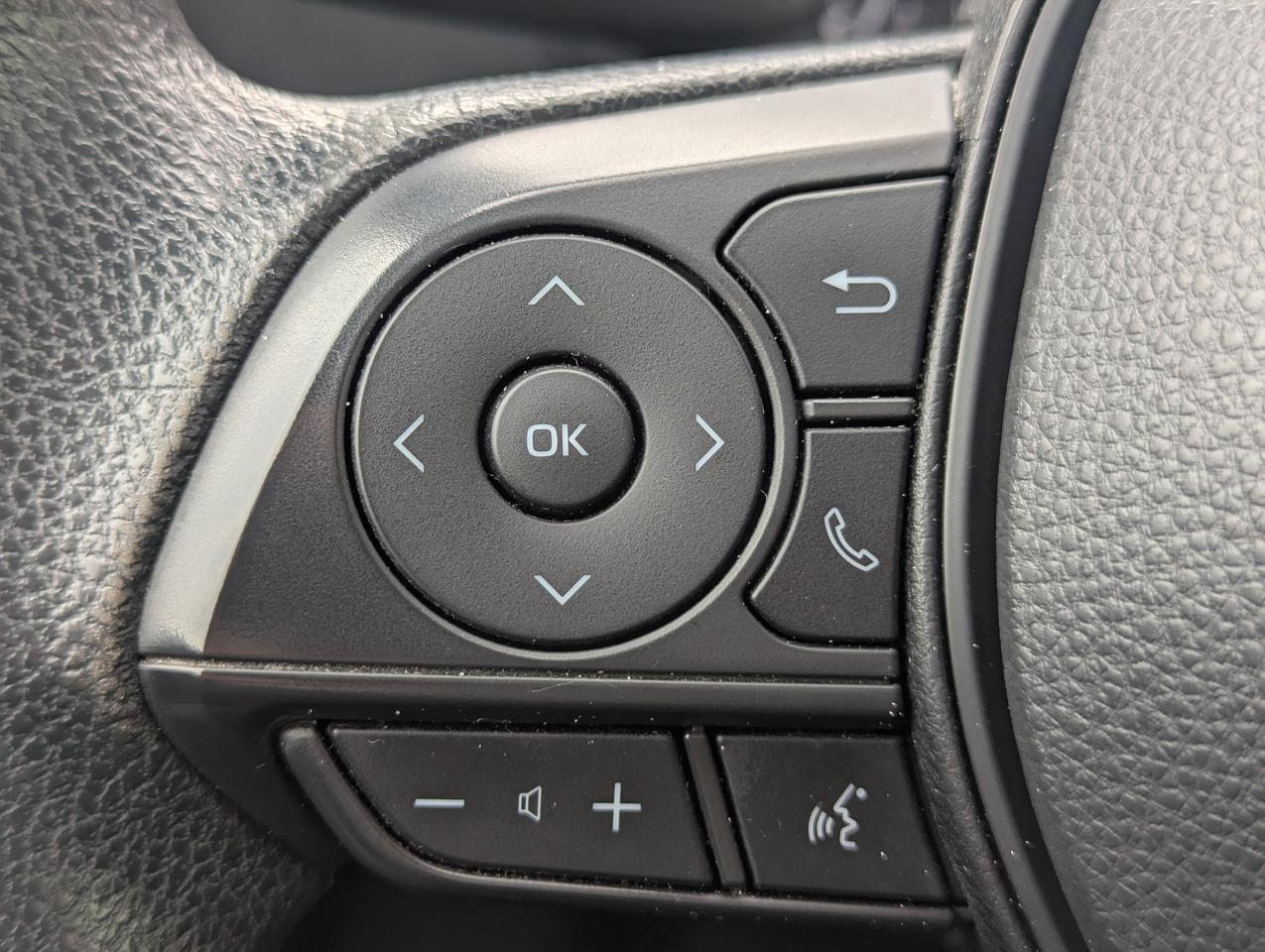 2021 Toyota Corolla LE Photo