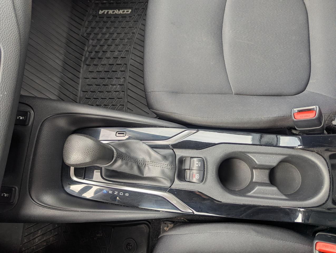 2021 Toyota Corolla LE Photo