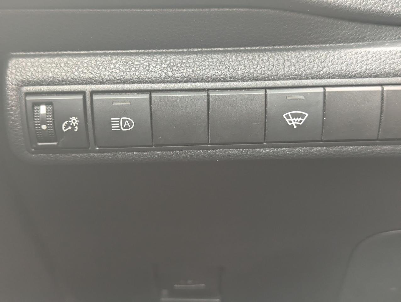 2021 Toyota Corolla LE Photo