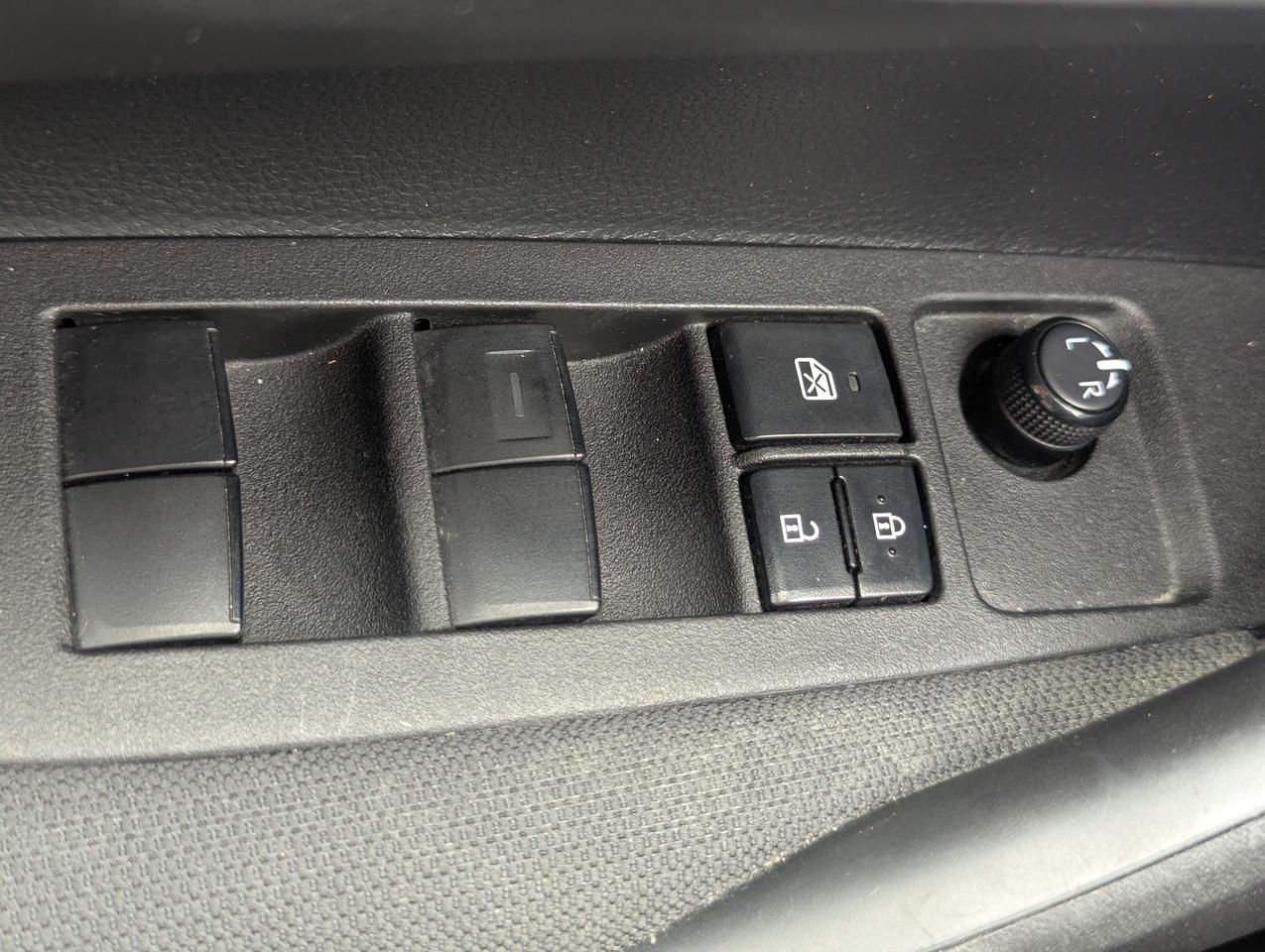 2021 Toyota Corolla LE Photo