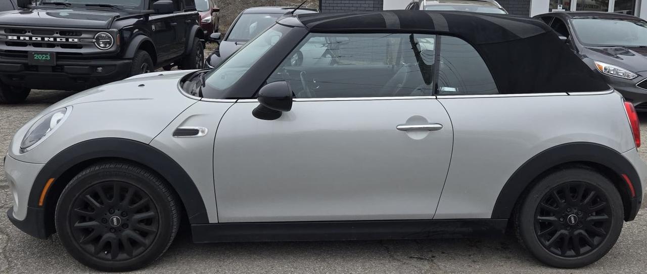 2018 MINI Cooper Convertible COOPER / NO ACCIDENTS / CONVERTABLE / LEATHER Photo