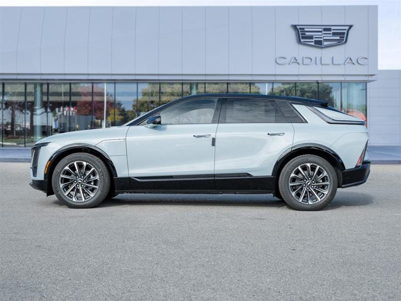 2026 Cadillac LYRIQ Sport Photo2