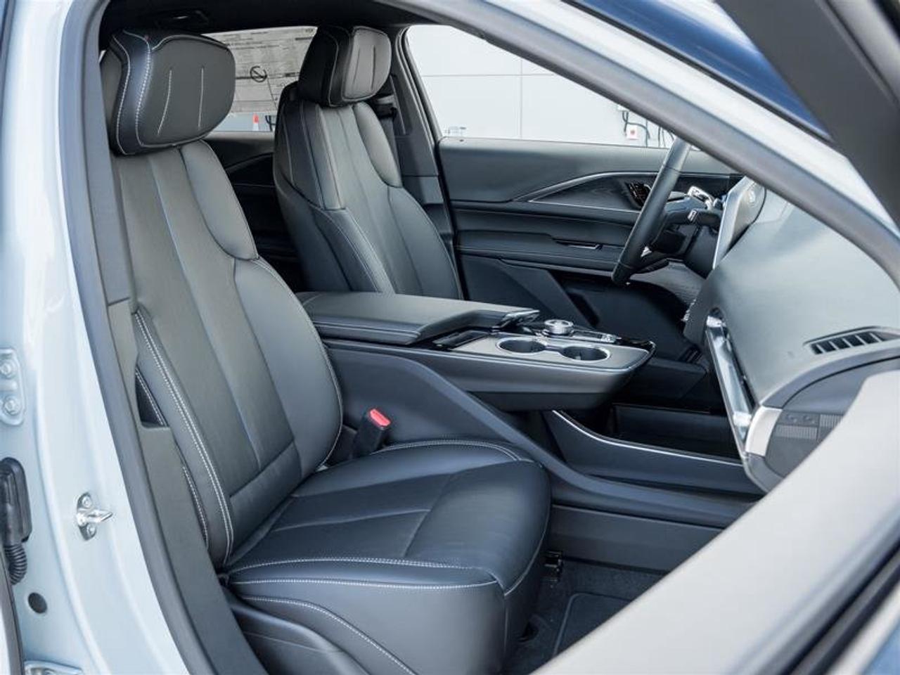 2026 Cadillac LYRIQ Sport Photo