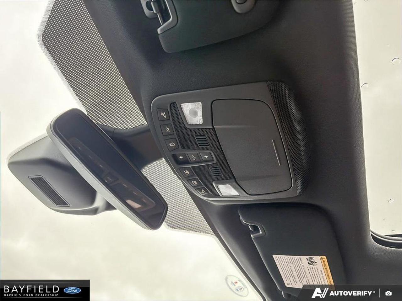 2024 Ford Edge Titanium Photo