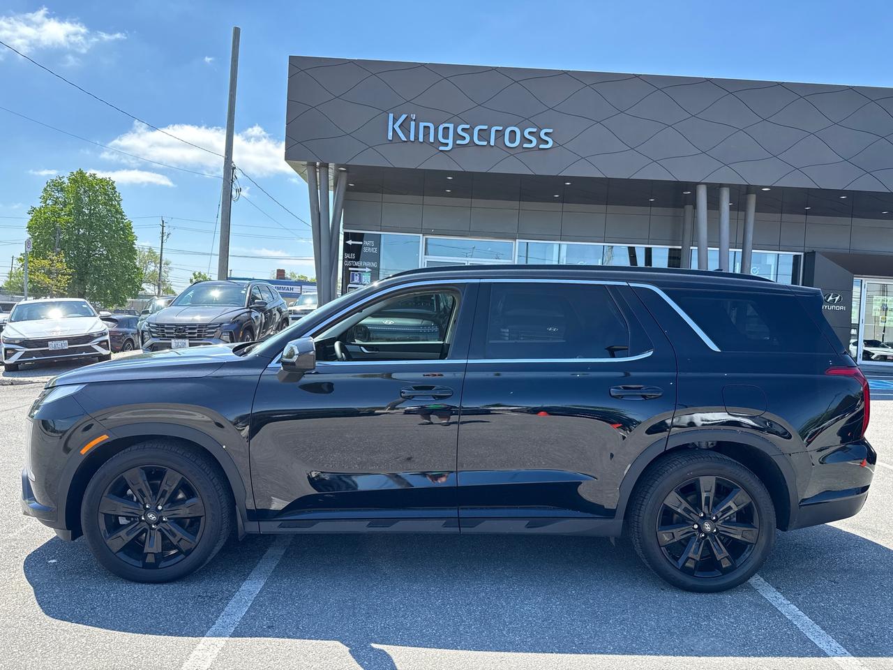 2024 Hyundai PALISADE Urban 8 Passenger Photo