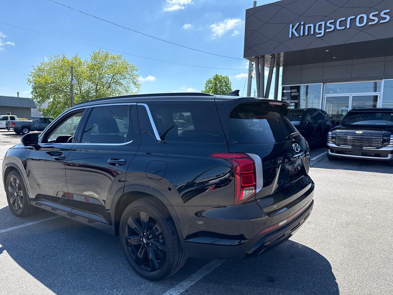 2024 Hyundai PALISADE Urban 8 Passenger Photo