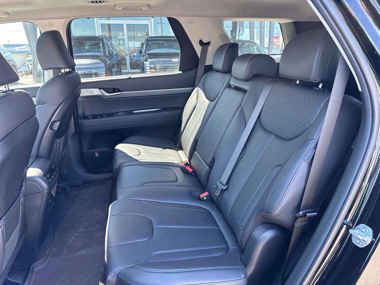 2024 Hyundai PALISADE Urban 8 Passenger Photo