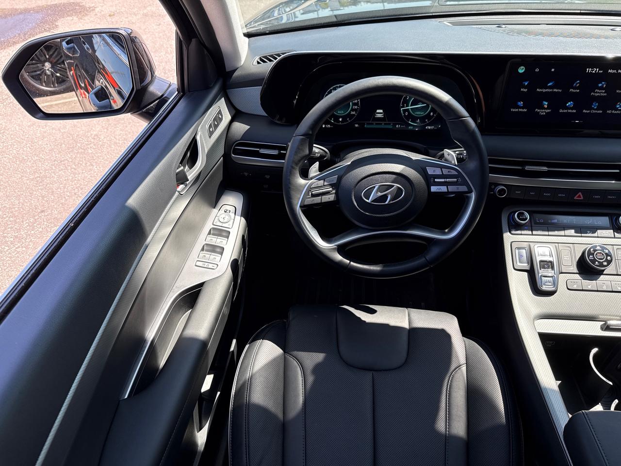 2024 Hyundai PALISADE Urban 8 Passenger Photo