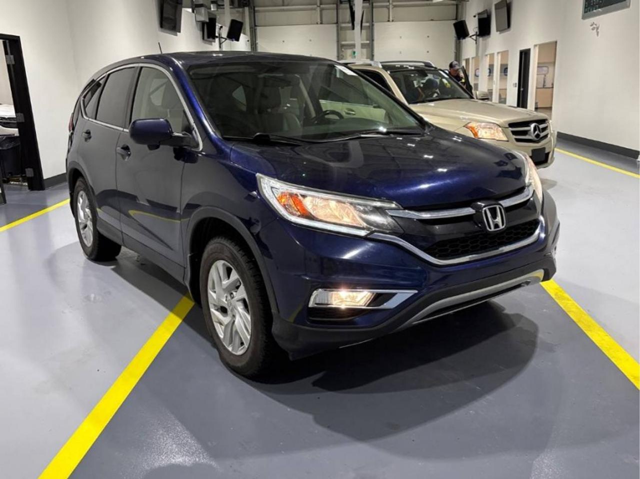 2015 Honda CR-V * AWD * NO ACCIDENTS " Photo