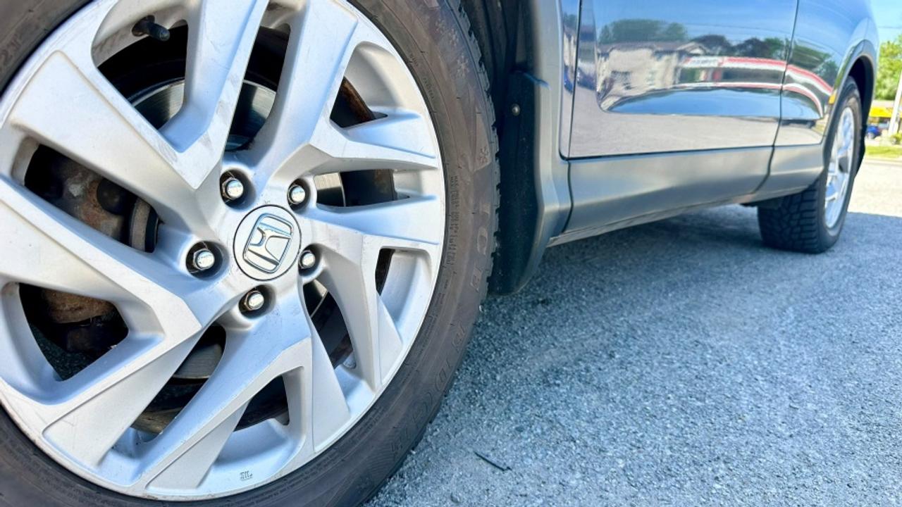 2015 Honda CR-V * AWD * NO ACCIDENTS " Photo