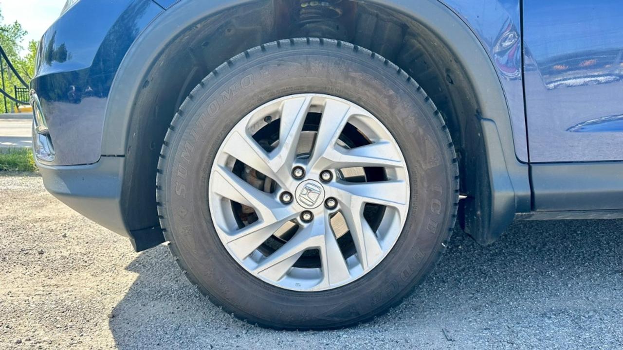 2015 Honda CR-V * AWD * NO ACCIDENTS " Photo
