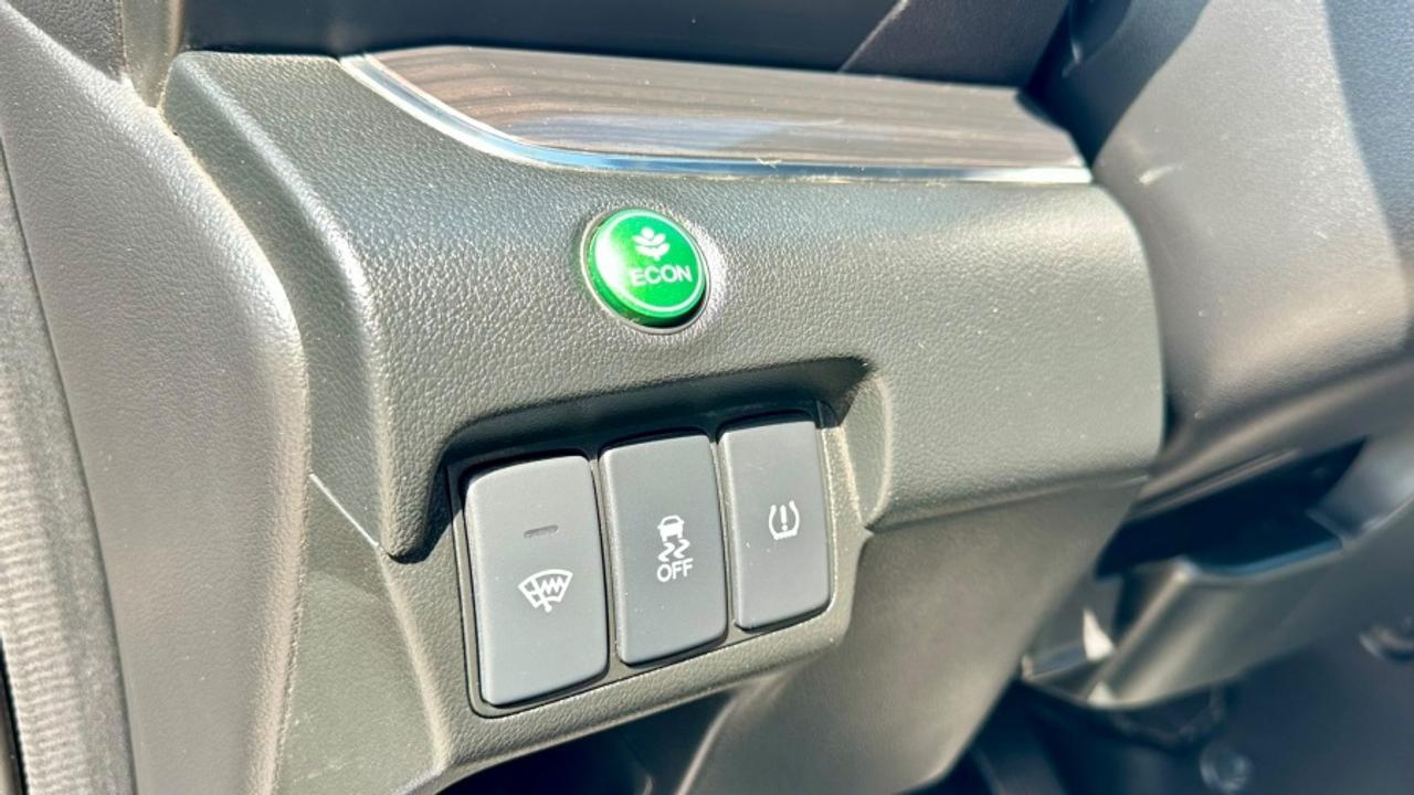 2015 Honda CR-V * AWD * NO ACCIDENTS " Photo