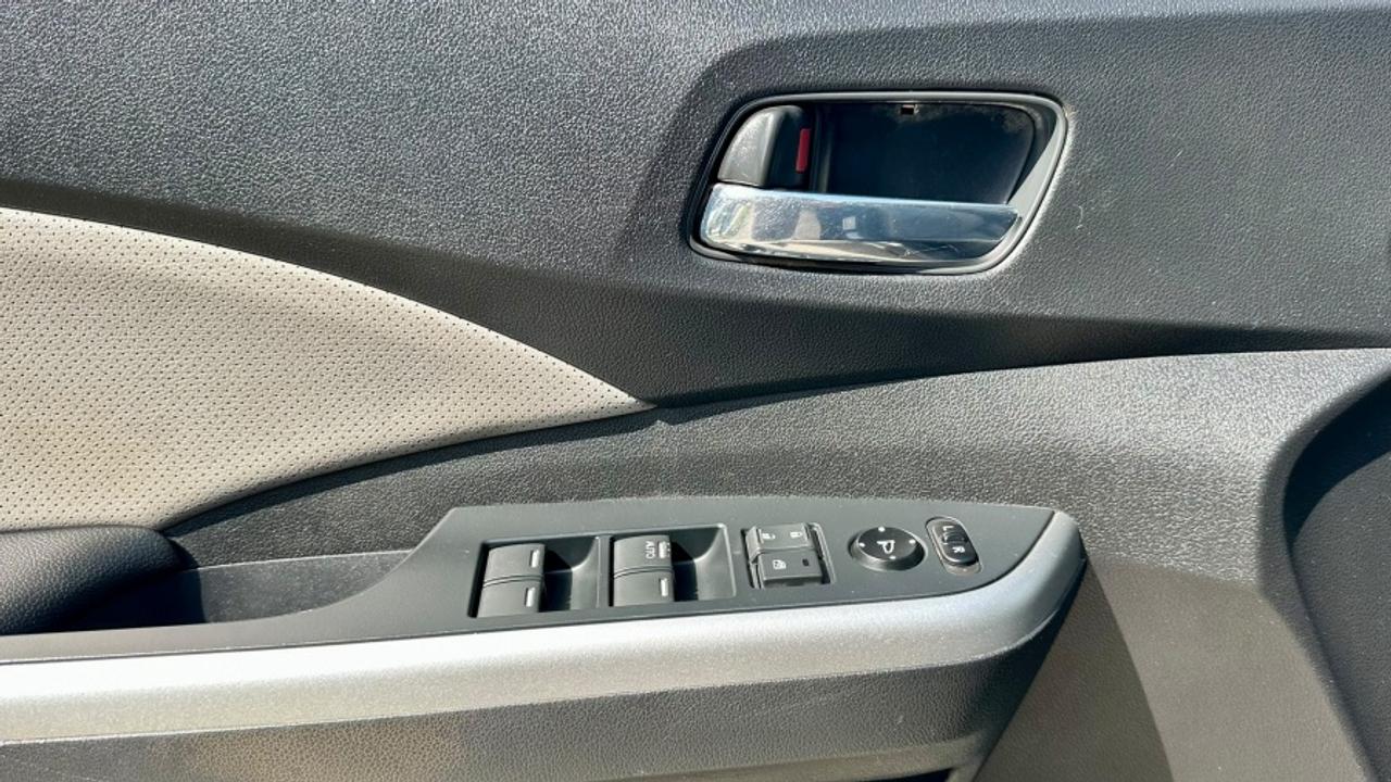 2015 Honda CR-V * AWD * NO ACCIDENTS " Photo