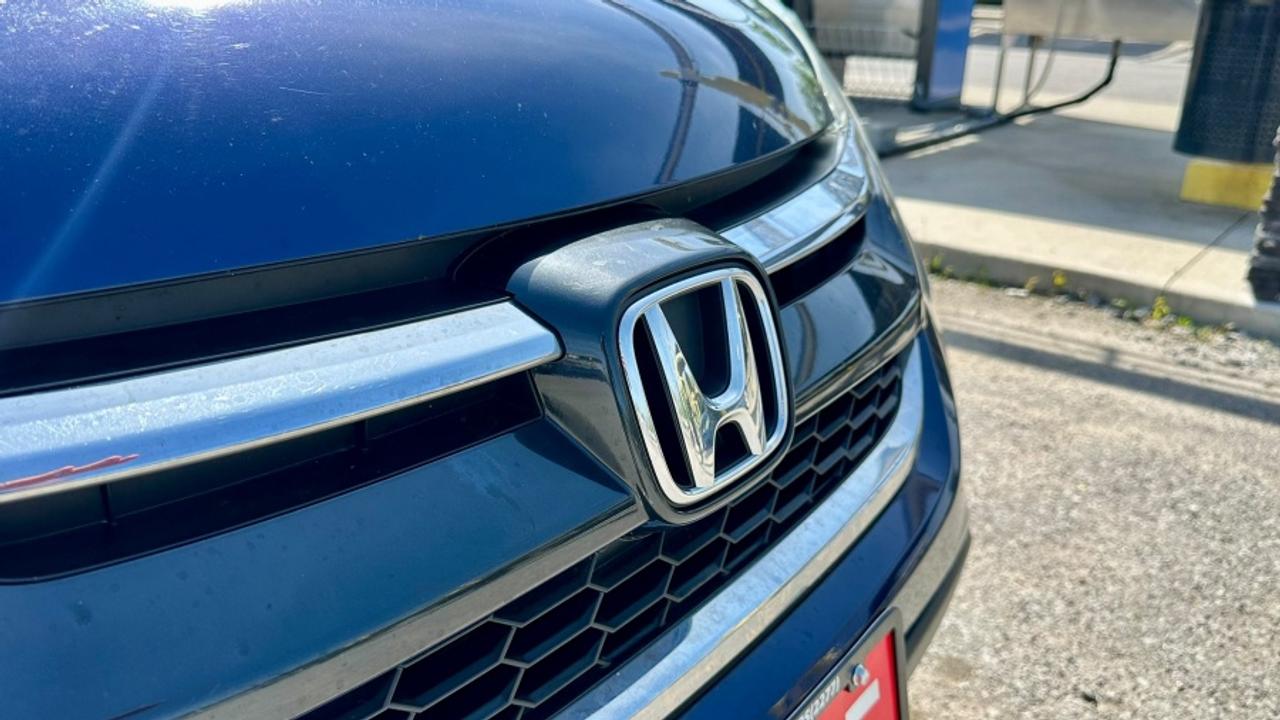 2015 Honda CR-V * AWD * NO ACCIDENTS " Photo