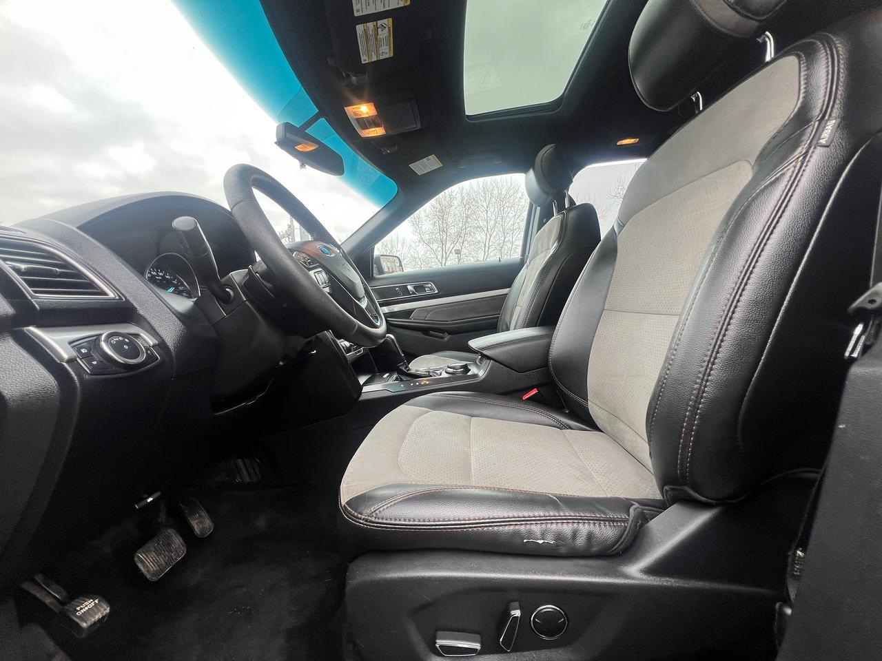 2017 Ford Explorer LEATHER -BACK CAM -NAV-SUNROOF-HEATED SEATS & MORE Photo