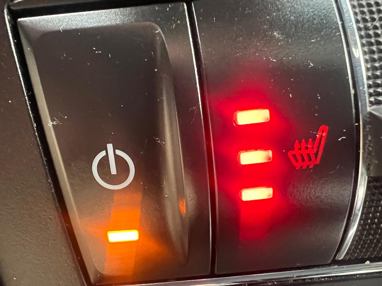 2017 Ford Explorer LEATHER -BACK CAM -NAV-SUNROOF-HEATED SEATS & MORE Photo