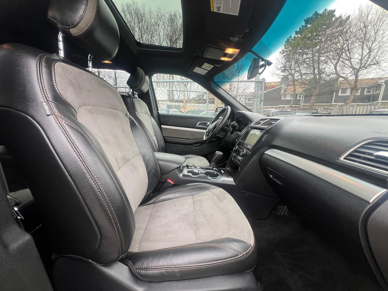 2017 Ford Explorer LEATHER -BACK CAM -NAV-SUNROOF-HEATED SEATS & MORE Photo