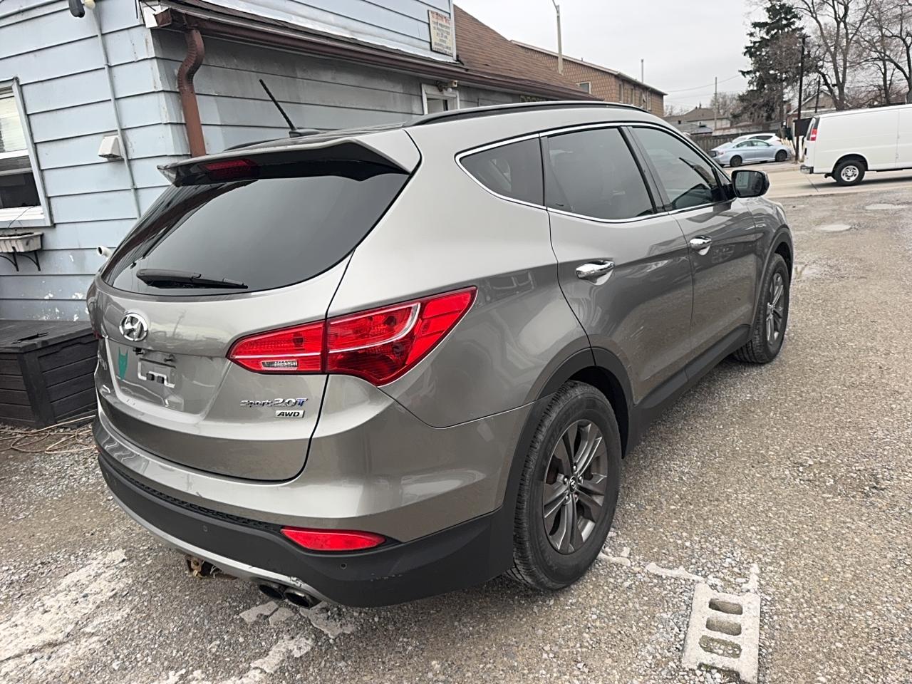 2013 Hyundai Santa Fe Premium Photo2