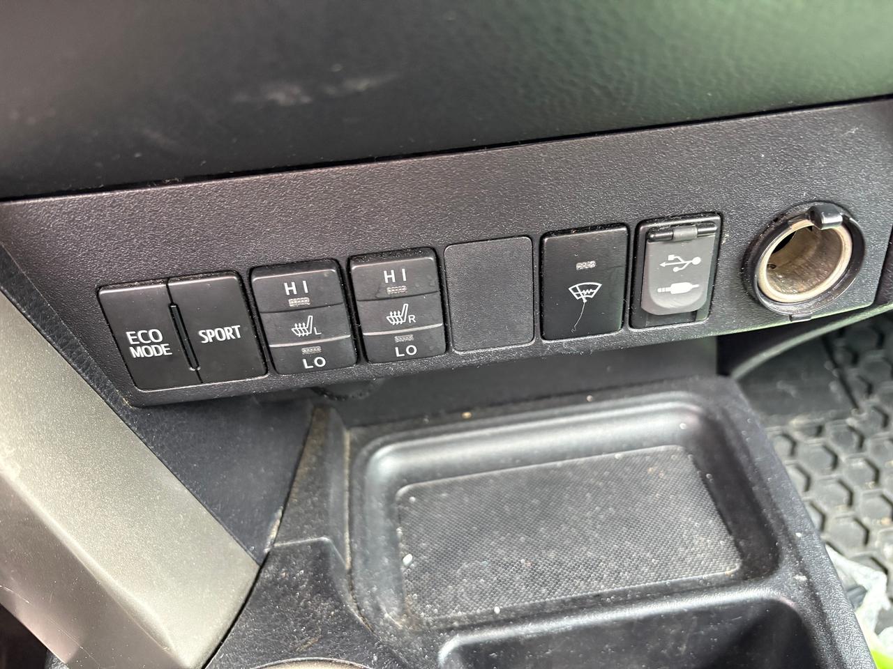 2015 Toyota RAV4 XLE,SUNROOF,ALLOYS,4NEW TIRES.CERTIFIED,$13900 Photo