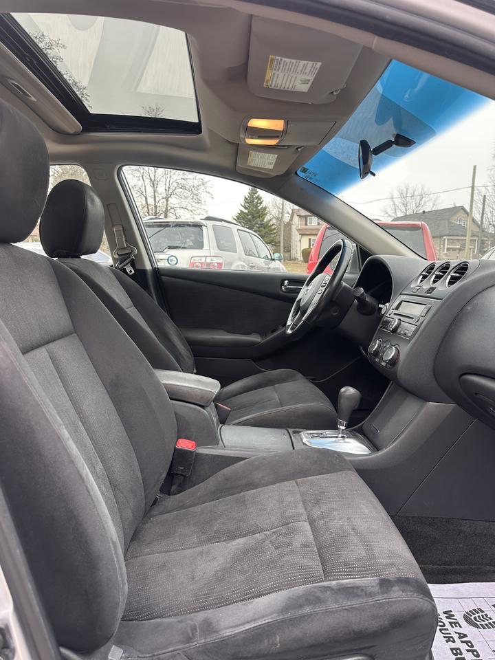 2010 Nissan Altima 2.5 Photo