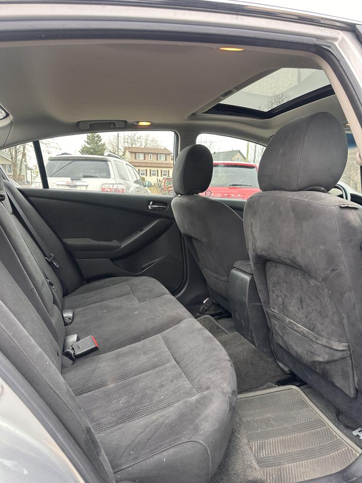 2010 Nissan Altima 2.5 Photo