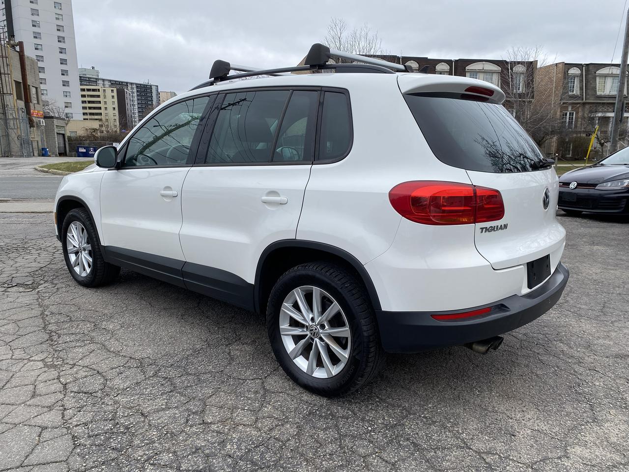2013 Volkswagen Tiguan Automatic/AWD/4 Cylinder/Leather/Panoroof Photo